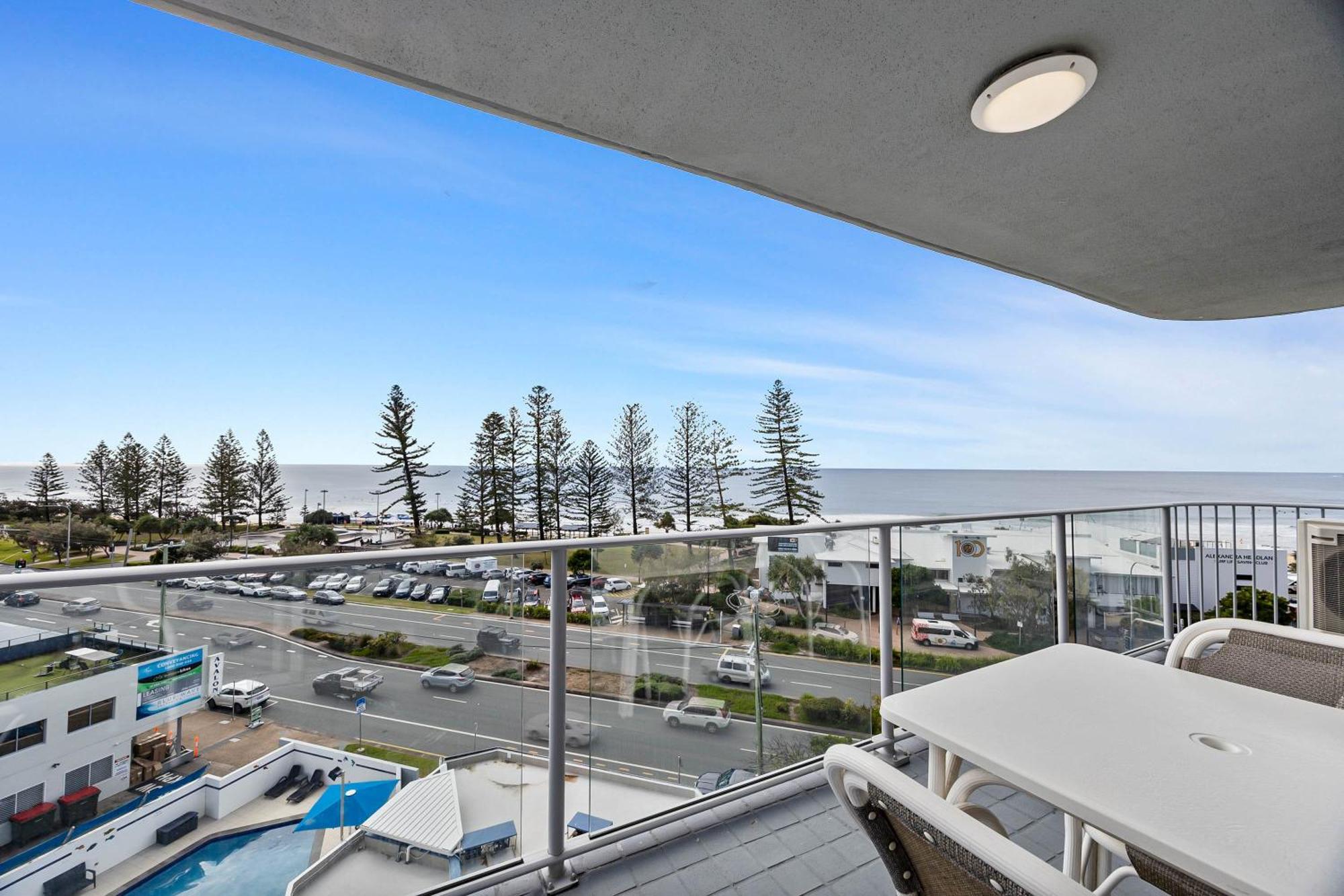 Mandolin Beachfront Resort Alexandra Headland Exterior foto