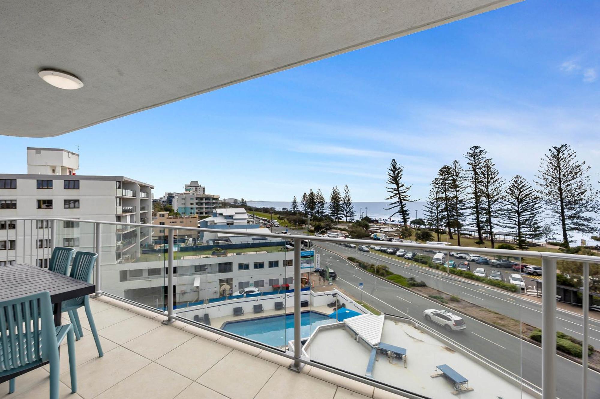 Mandolin Beachfront Resort Alexandra Headland Exterior foto