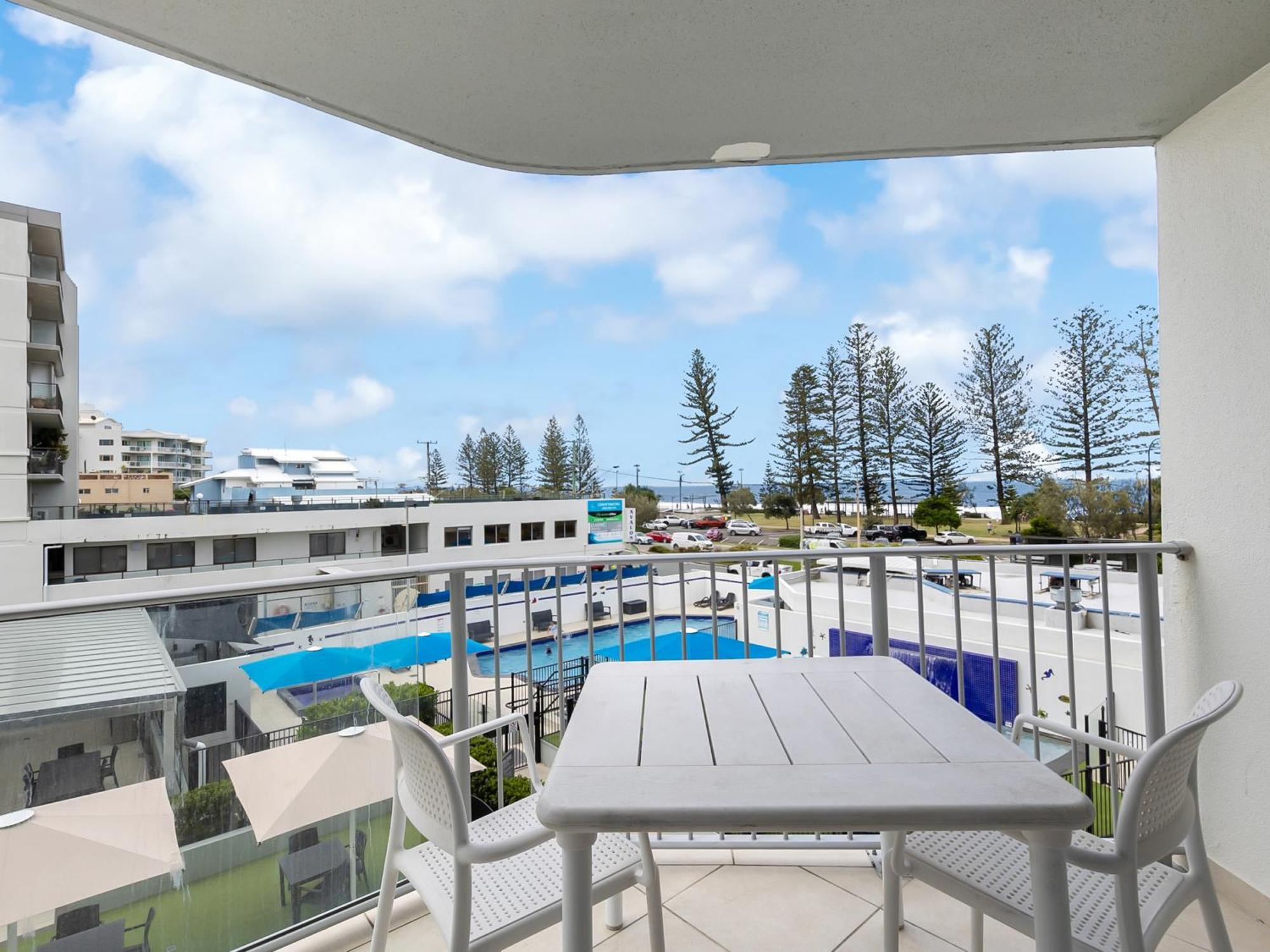 Mandolin Beachfront Resort Alexandra Headland Exterior foto